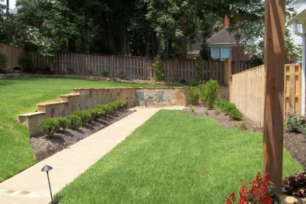 layerd-simple-backyard-landscape